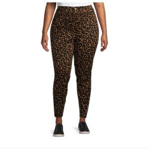 Terra & Sky Womens Plus  3X(24W-26W),1X(16W-18W) Soft Leopard Jegging Pants